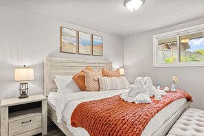 4 bedrooms, desk, WiFi, bed sheets