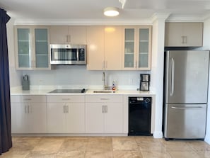 Fridge, microwave, stovetop, dishwasher