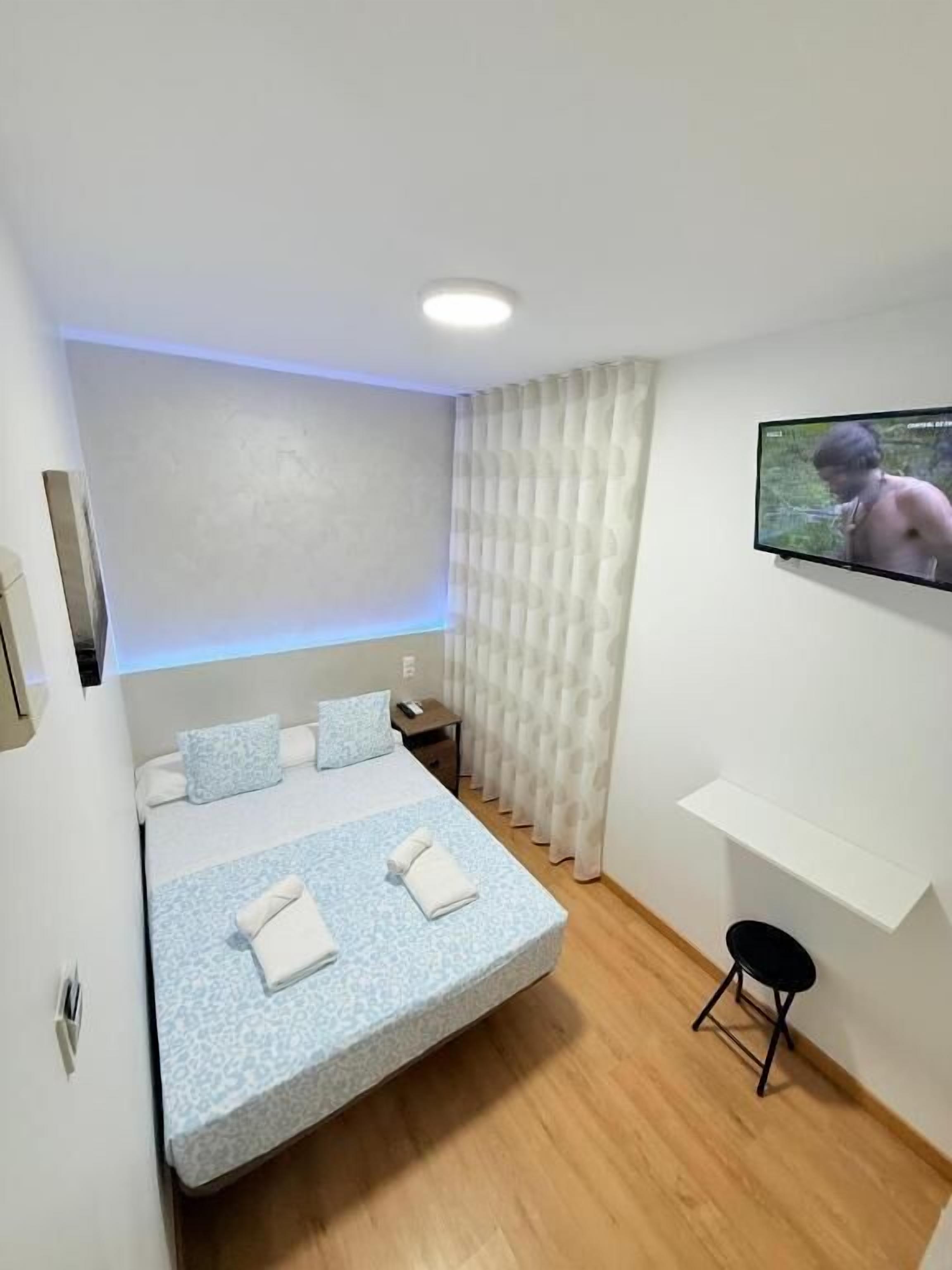 Economy Double Room (Shared Bathroom) | Free WiFi