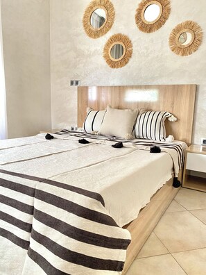 2 bedrooms, iron/ironing board, WiFi, bed sheets