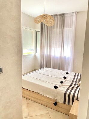 2 bedrooms, iron/ironing board, WiFi, bed sheets