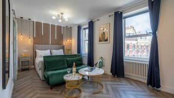 Desk, laptop workspace, iron/ironing board, free WiFi