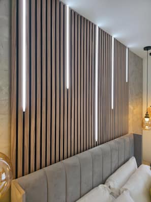 Bureau, espace de travail pour ordinateur portable