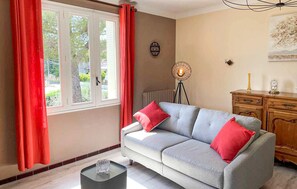 TV - Lovely home in Sablet (Sablet)