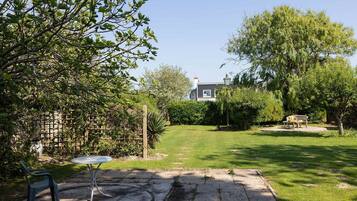 3 bedrooms, Internet