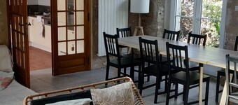 Less than 1 hour from Paris in the countryside. Pets welcome!