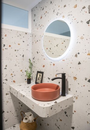Douche, serviettes fournies