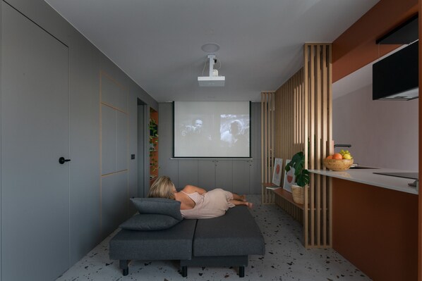 TV