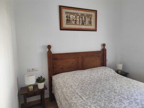 2 chambres, fer et planche Ă repasser, draps fournis