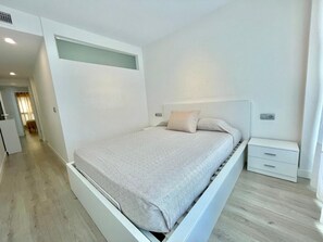 2 bedrooms, iron/ironing board, free WiFi, wheelchair access