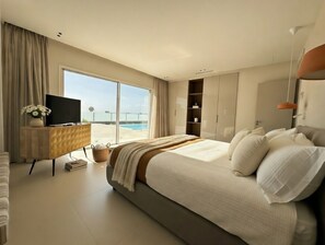 4 bedrooms, iron/ironing board, travel cot, free WiFi