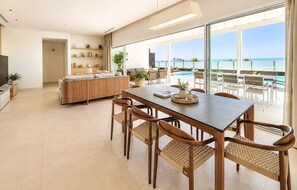 Dining - Villa Ainé by RSC Suites (Puerto Calero)