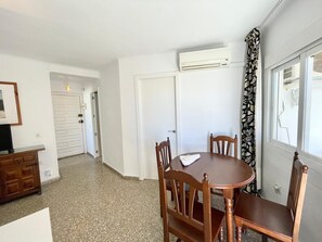 Dining - TERRASOL TRINIDAD 4 (Torre del Mar)