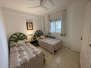 2 quartos, ferros/tábuas de passar roupa, Wi-Fi de cortesia