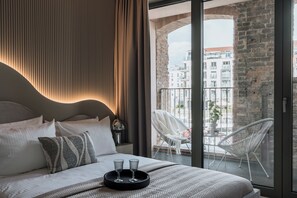 Leilighet – design | Individuelt dekorert, individuelt innredet og skrivebord for bærbar PC