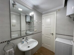 Douche, serviettes fournies