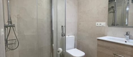 Shower, towels