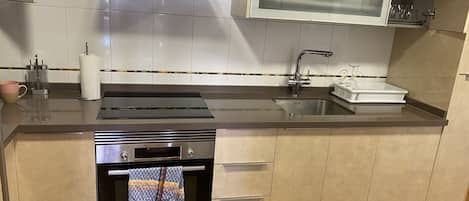 Fridge, microwave, oven, coffee/tea maker