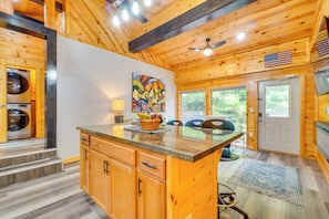 Apartment (1 Bedroom) | Interior - 2 Mi to the Island in Pigeon Forge: Serene Escape (Pigeon Forge)