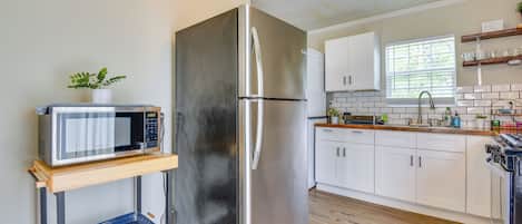 House (2 Bedrooms) | Interior