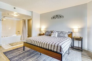 Apartment (3 Bedrooms) | Interior - 1 Mi to The Island in Pigeon Forge: Condo w/ Pools (Pigeon Forge)