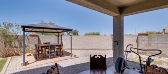 7 Mi to Dtwn: Spacious Stay in Phoenix!