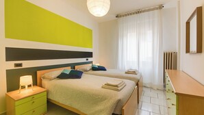 1 Schlafzimmer, Bügeleisen/Bügelbrett, Bettwäsche