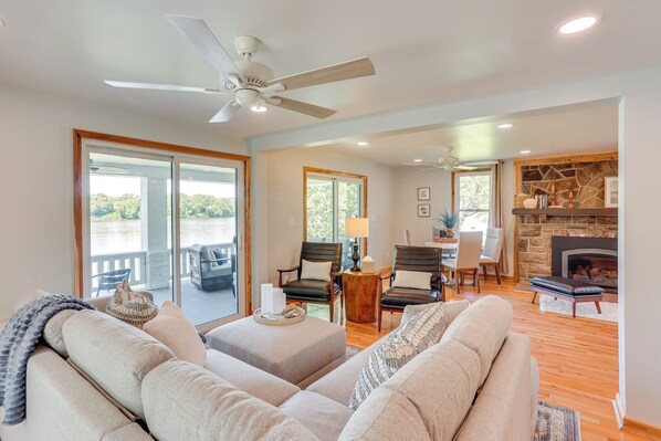 House (4 Bedrooms) | Interior