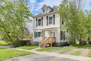 Interior - Walk to Downtown & Seneca Lake: Updated Retreat! (Geneva)