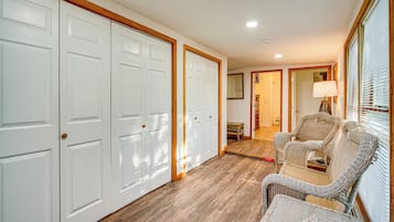 Hús (3 Bedrooms) | Að innan