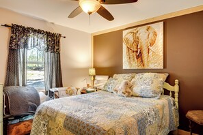 Interior - Lakefront Family Cabin w/ Views in Medford (Medford)