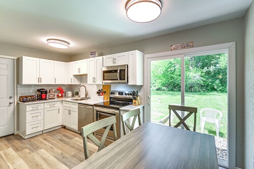 2 Mi to Dtwn: Family Home in Warsaw!