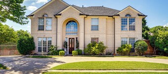 Explore & Unwind: Charming Bedford Apartment