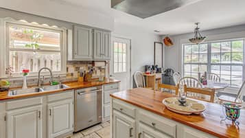 Nhà (3 Bedrooms) | Nội thất