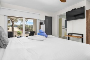 4 chambres, bureau, accès au Wi-Fi (inclus), literie fournie