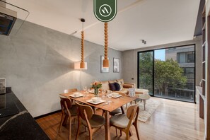 アパートメント | 2 室のベッドルーム、インターネットアクセス