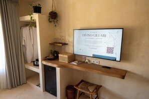 Deluxe Double Room | Minibar, in-room safe, individually decorated, individually furnished - Divino Gili Air (Gili Air)