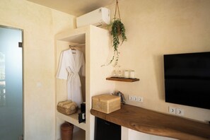 Junior Double Room | Minibar, in-room safe, individually decorated, individually furnished