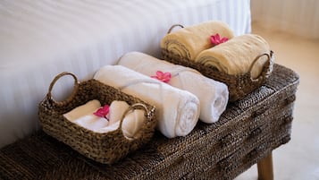 Phòng Suite Royal | Minibar, két bảo mật tại phòng, trang trí khác biệt