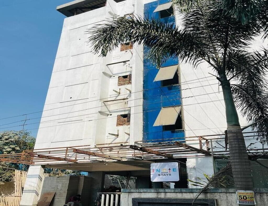 Caja fuerte, escritorio, espacio para trabajar con un portátil