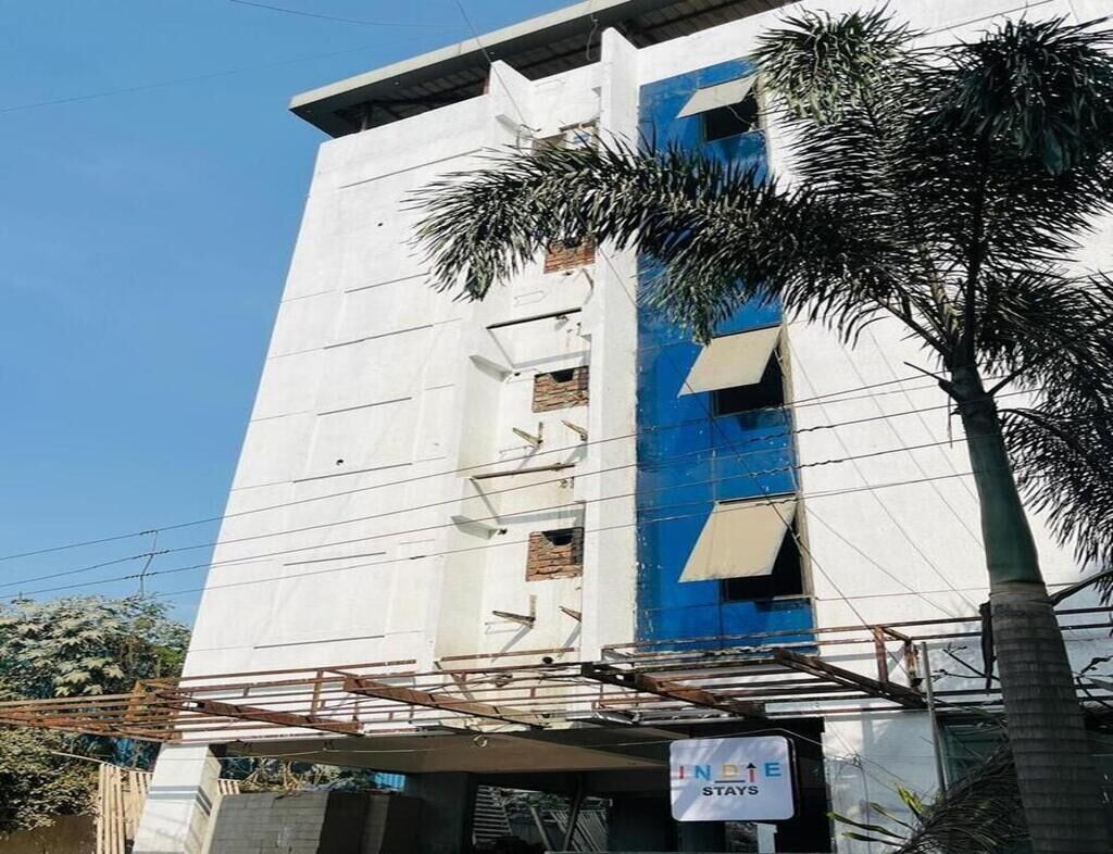 In-room safe, desk, laptop workspace, iron/ironing board