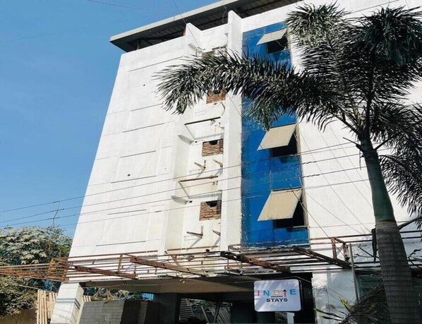 Coffres-forts dans les chambres, bureau