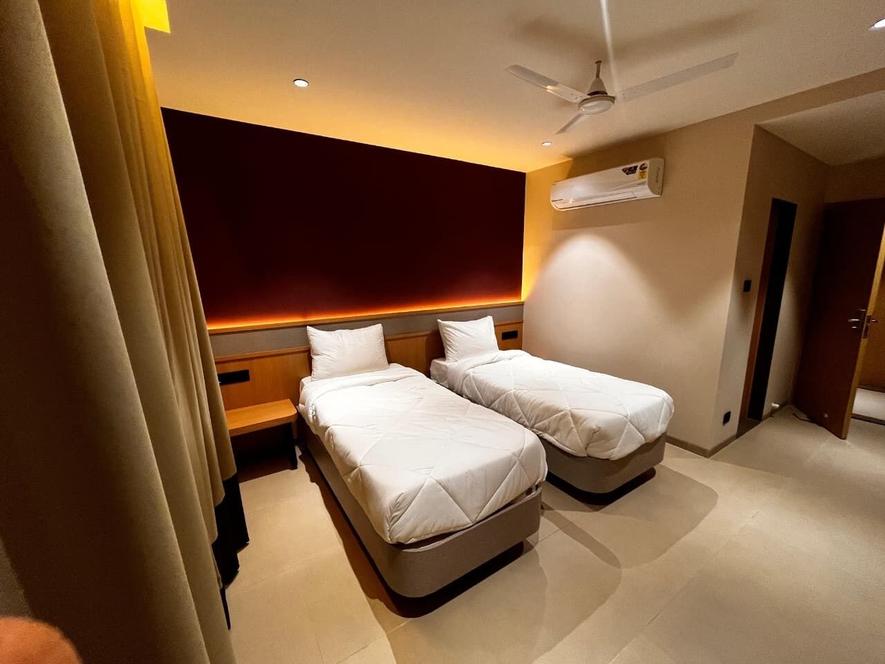 Basic Room, City View | In-room safe, desk, laptop workspace, iron/ironing board