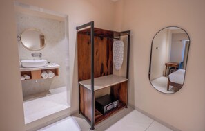 Premium Room, 1 Double Bed | In-room safe, desk, laptop workspace, iron/ironing board