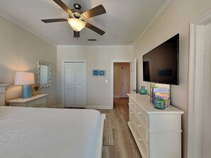 5 bedrooms, iron/ironing board, WiFi, bed sheets
