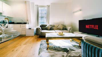 Una Smart TV, libros