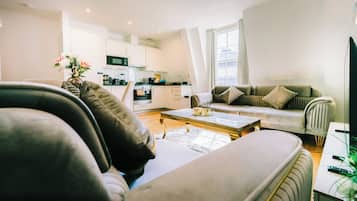 Una Smart TV, libros