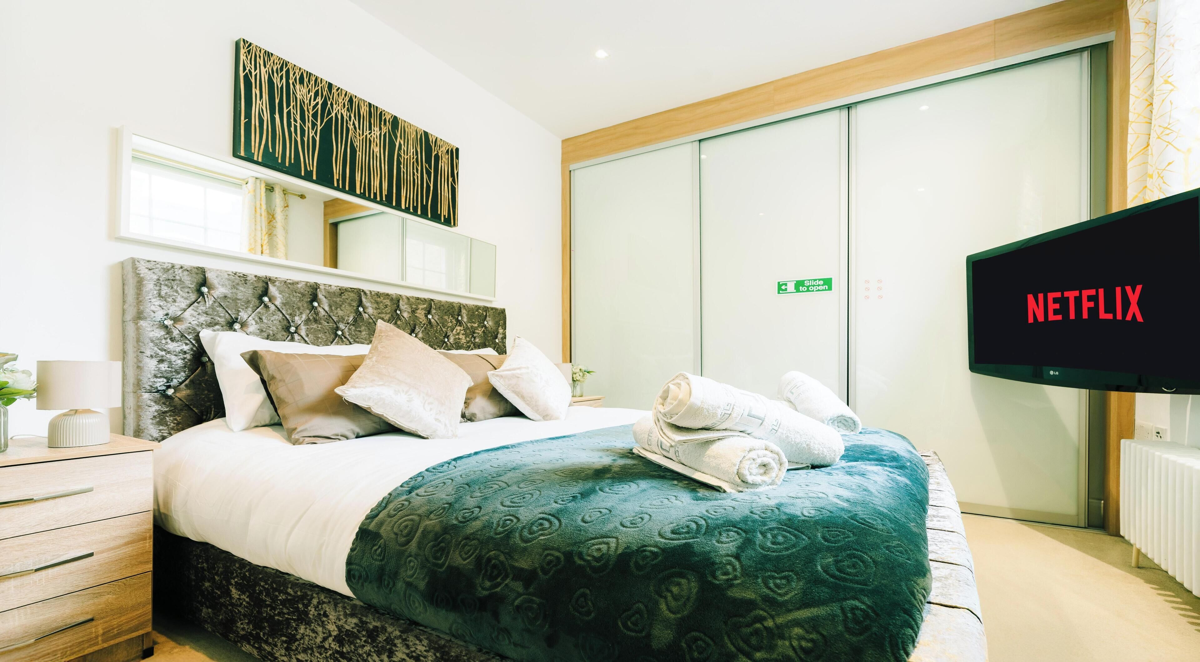 1 Schlafzimmer, Schreibtisch, Bügeleisen/Bügelbrett, Reisekinderbett