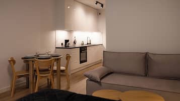 Studio (7B) | Living area
