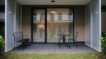 Studio (7B) | Terrace/patio